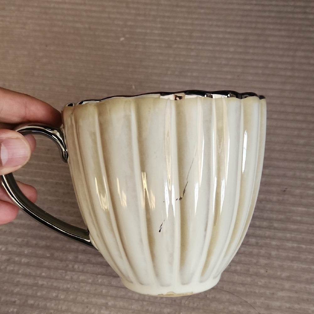 Elegant Cream Mug with Silver Handle - Picture 3 of 17